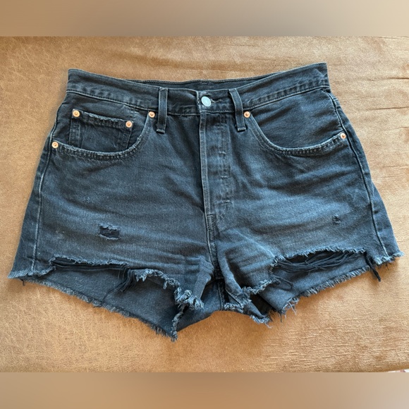 Levi’s 501® ORIGINAL FIT HIGH RISE WOMEN'S SHORTS - Picture 4 of 4